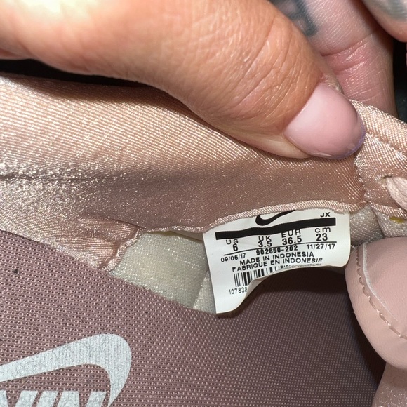 Pink Velvet Nike Cortez - Picture 6 of 6
